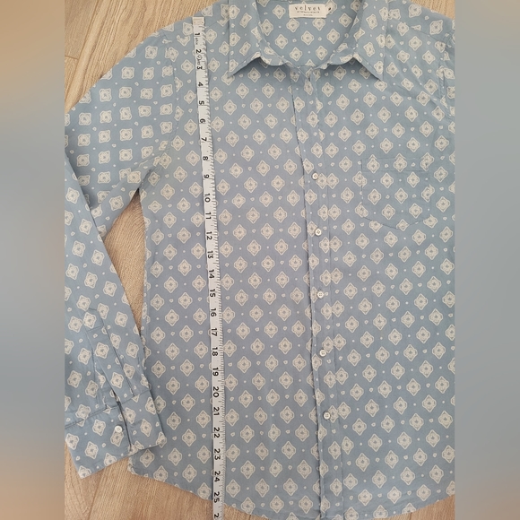 Velvet by Graham & Spencer down Shirt. Size M - Picture 6 of 11